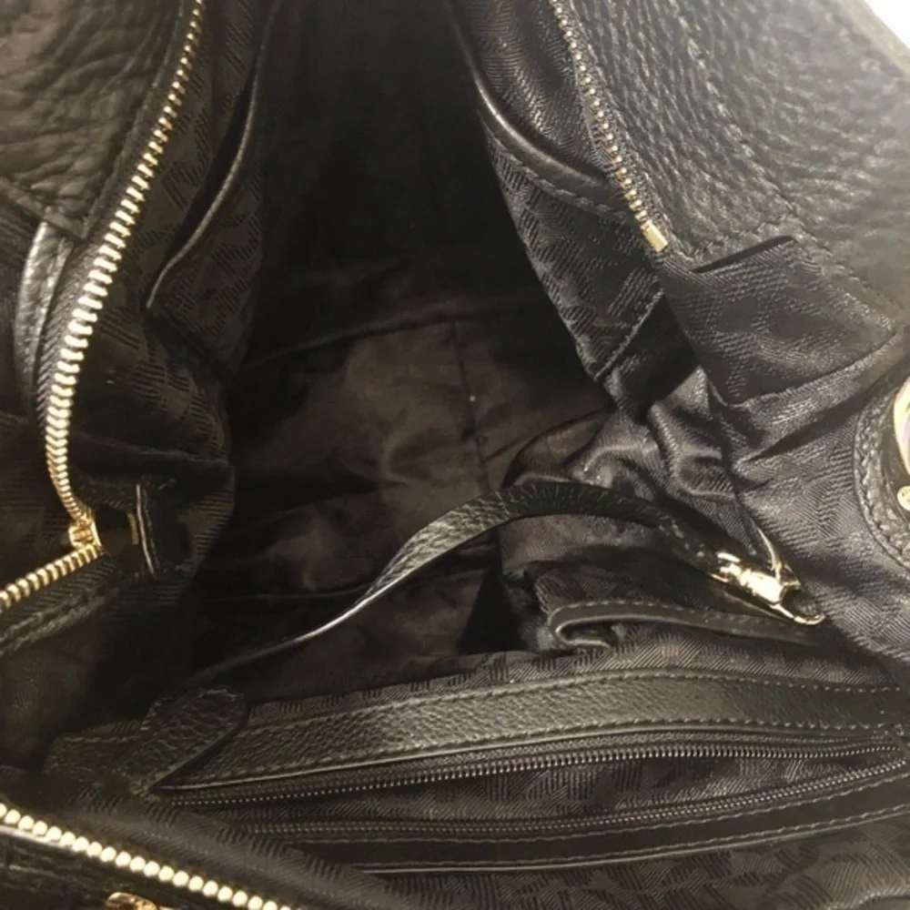 Michael kors black pebbled leather hobo bag